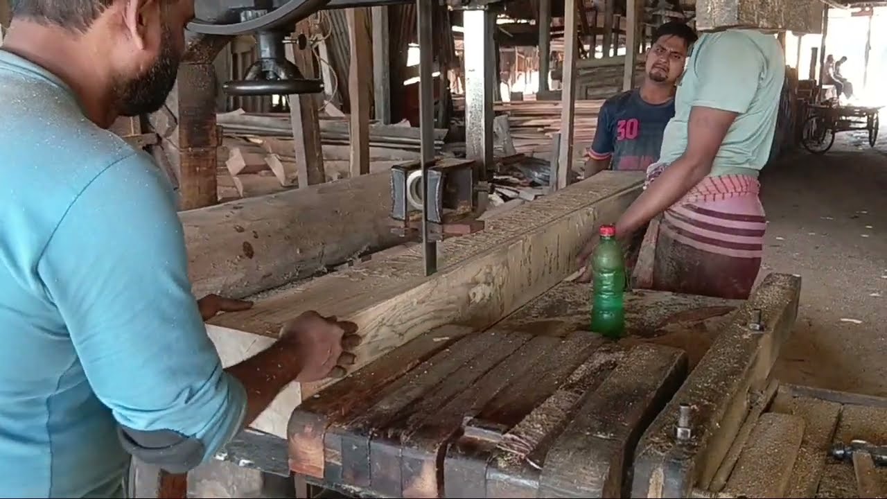 চিটাগাং এর সেগুন কাট চৌকাট এর জন্য ৬+২II ফোল সারি কাটা হচ্ছে