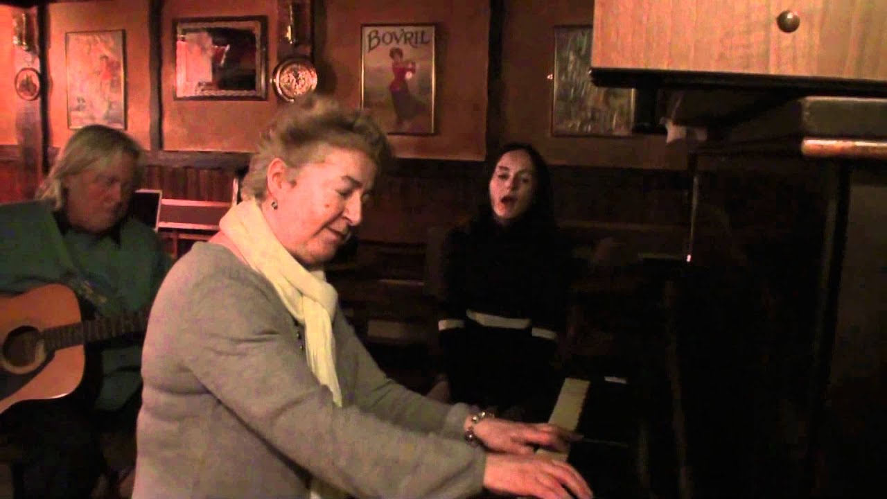 Sarah Mc Evilly Sings 