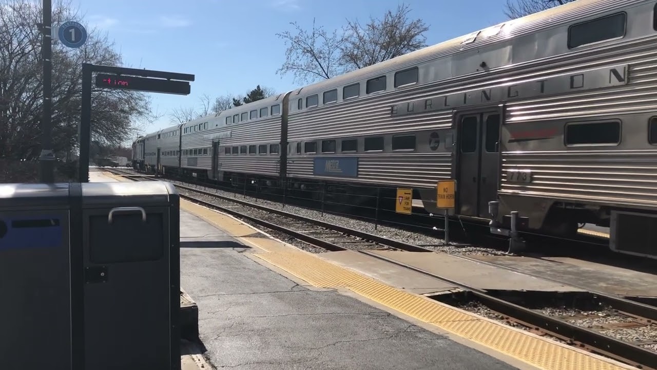 Metra SouthWest Service 114 Inbound @ Oak Lawn Patriot Station 4/6/23