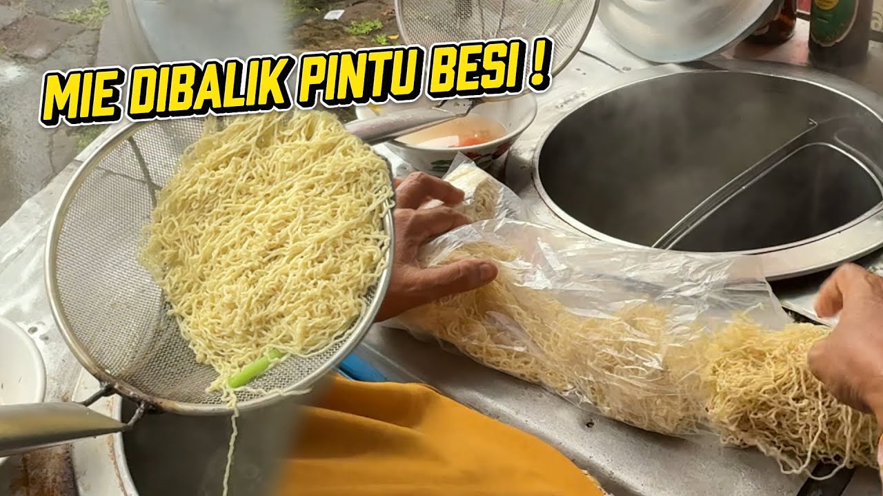 JUALAN DI BALIK PINTU BESI TERNYATA SUDAH 30 TAHUNAN PINDAH 4 KALI !