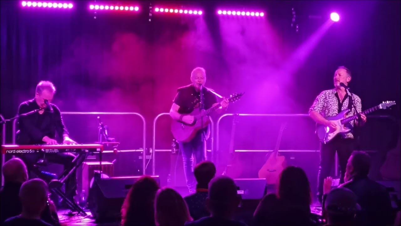 Cutting Crew - Been In Love Before, Corn Exchange Hertford
