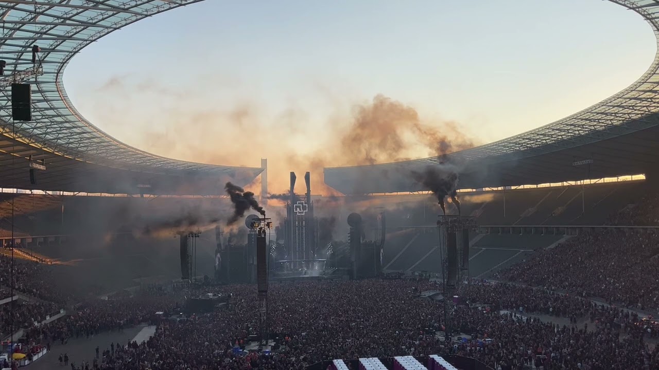 Rammstein - Berlin Olympiastadion 04.06.22 - Intro/Armee der Tristen