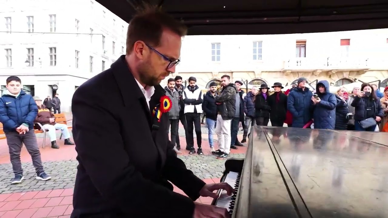 De 1 Decembrie, cânt “DEȘTEAPTĂ-TE ROMÂNE!” în PIAȚA LIBERTĂȚII din #TIMIȘOARA