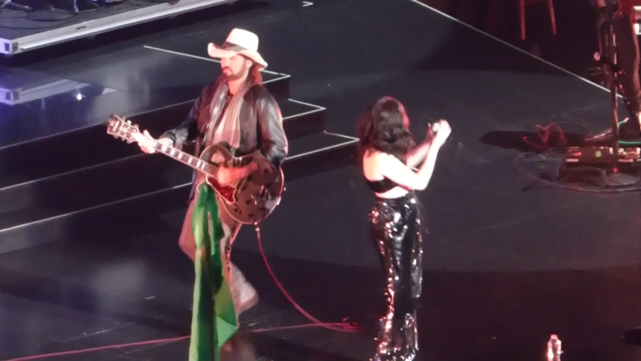 Noah, Miley and Billy Ray Cyrus 