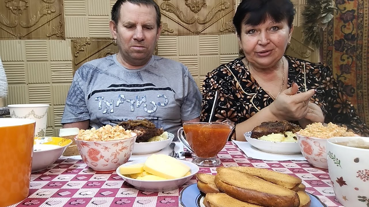 Мукбанг 😋👍. Пюре, жареный окорочок, помазуха, чай, сухари.