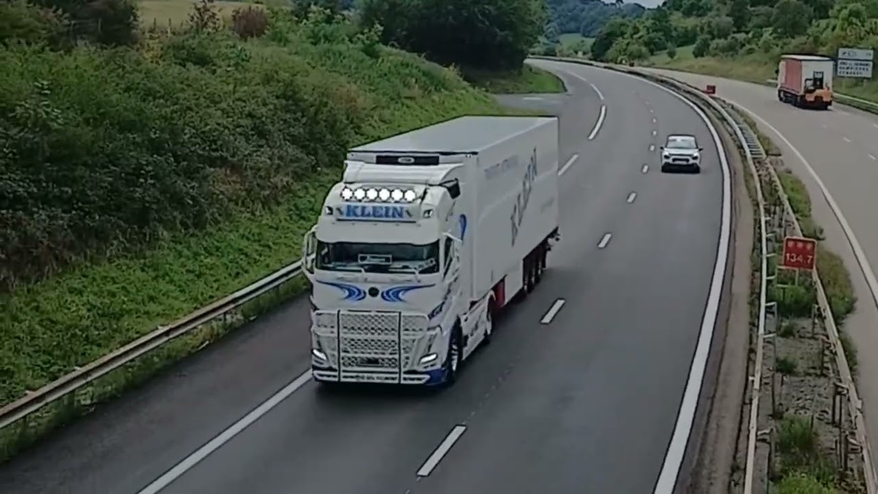Spot sur l'autoroute ( compliation)