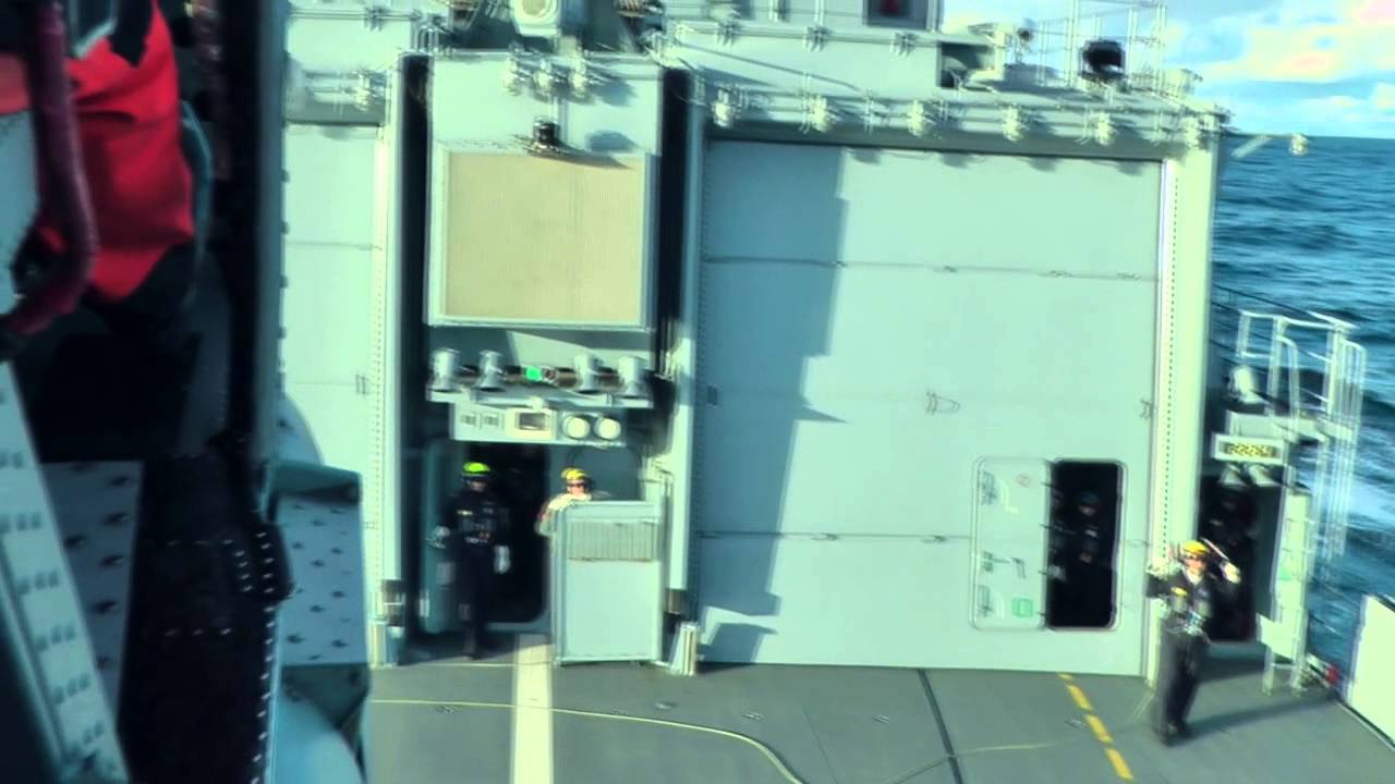 Współpraca SH-2G z niemiecką fregatą Schlezwig-Holstein