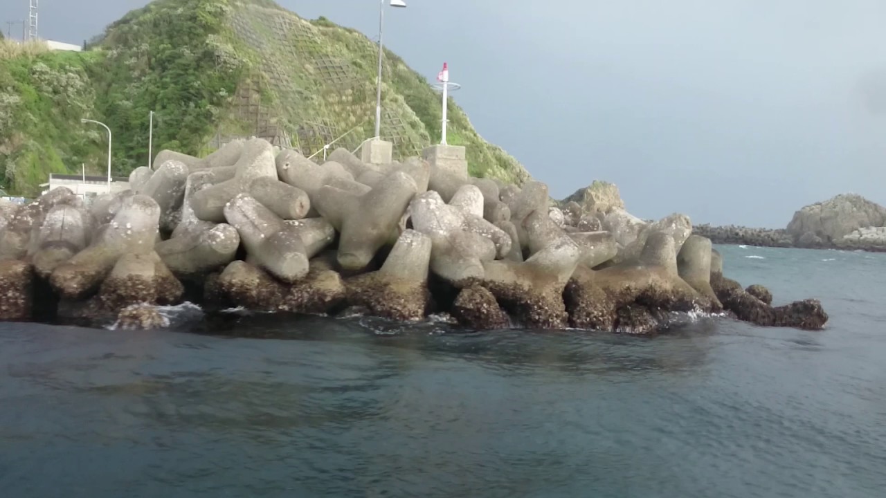 市営定期船、しおさい神島出港。