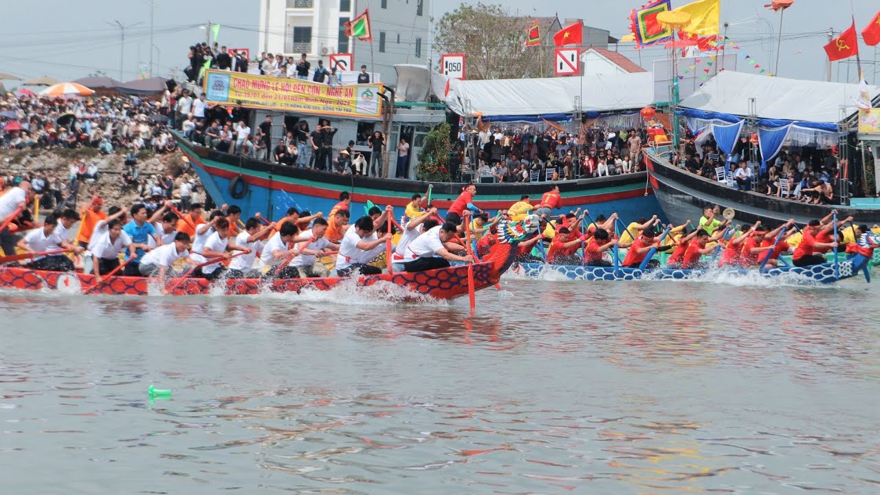 Giải đua thuyền truyền thống tại lễ hội đền cờn #lehoi #duathuyen  