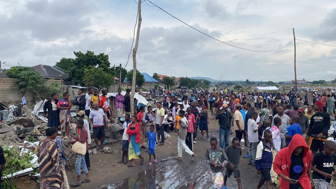 DEMOLITION MASSIVE À NSELE: INCROYABLE MAIS VRAI QUARTIER MBATAKULUSU DISPARAÎTRE UN PEU UN PEU 