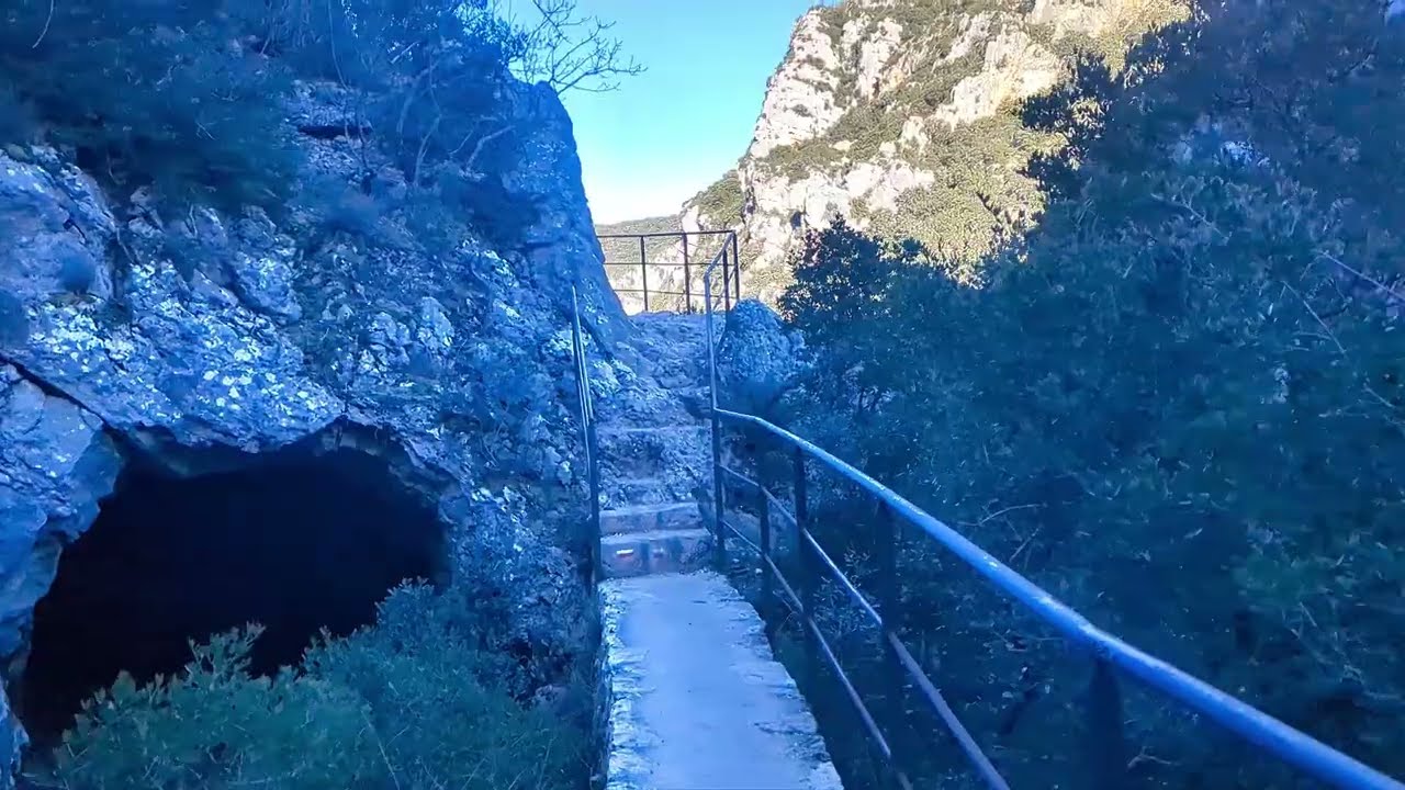 Balade immersive dans les Basses Gorges du Verdon – eaux turquoise & falaises