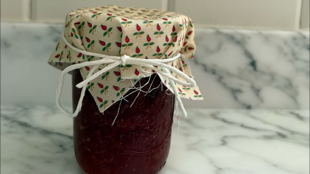 Making strawberry vanilla jam with M! 