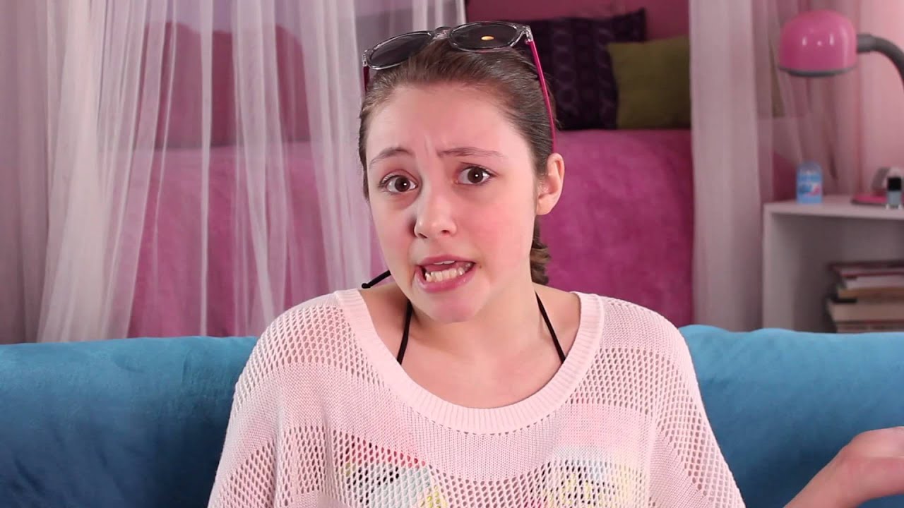☂ SWIMMING ON YOUR PERIOD ☂ | BeingGirl Locker Notes Guru: Ep. 28