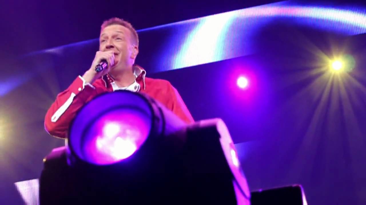 Jannes - Zwevend naar geluk - Live @ Mega piraten festijn Gelredome - 2009