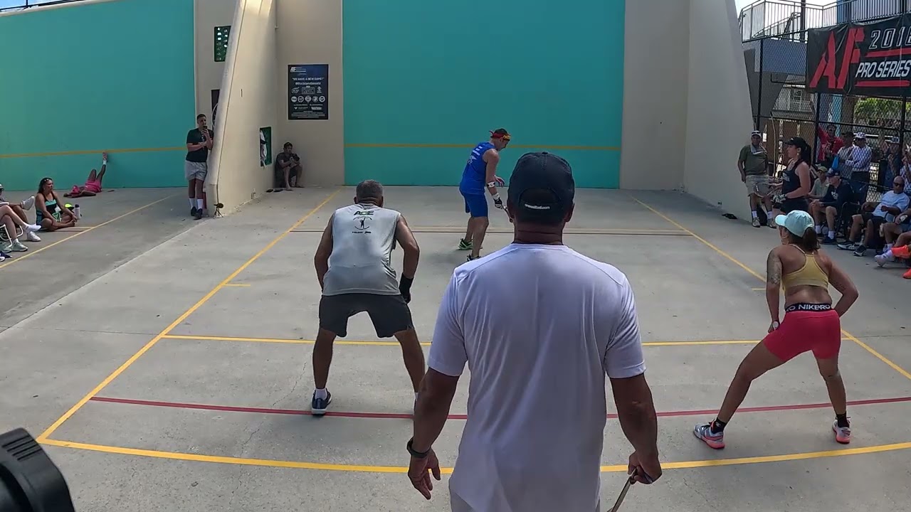 Iggy E & Arielle S vs Dave B & Chanis L