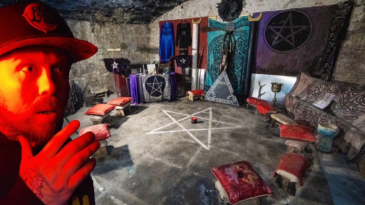 HAUNTED EDINBURGH VAULTS OVERNIGHT CHALLENGE | LOCKED IN UNTL 6AM