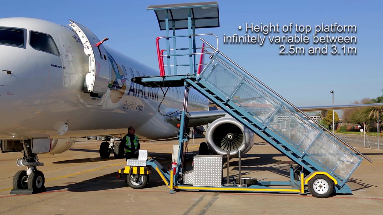 Aircraft passenger boarding steps