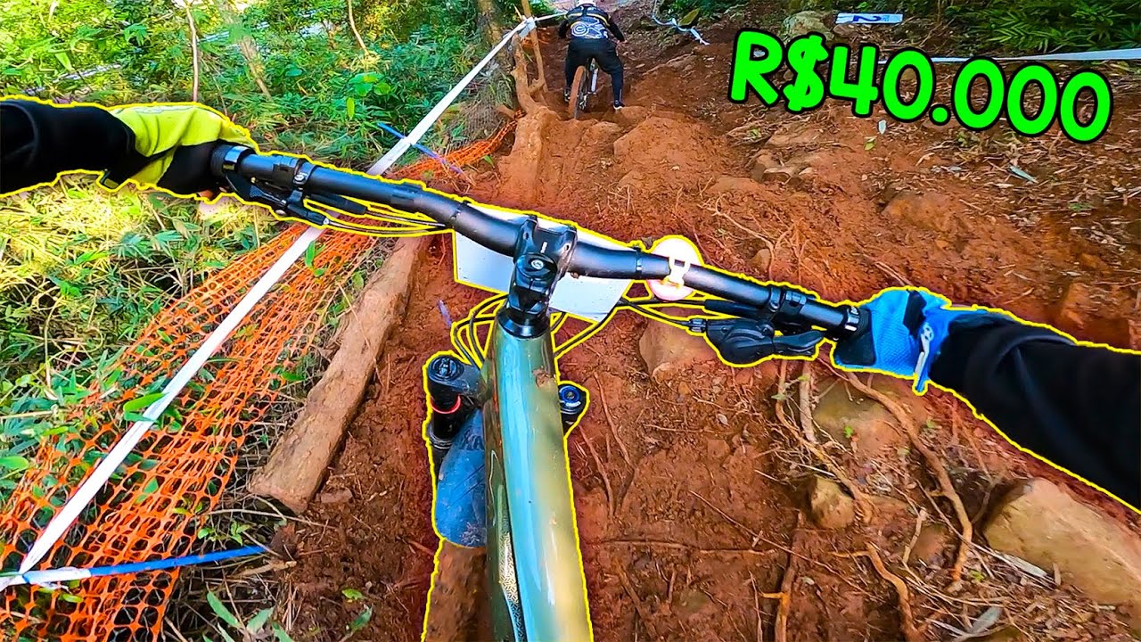 ANDEI NUMA BIKE DE R$40.000 !! Downhill