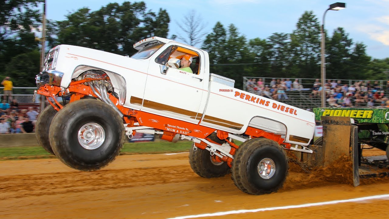 Trucks and Tractors at Millers Tavern July 6 2019