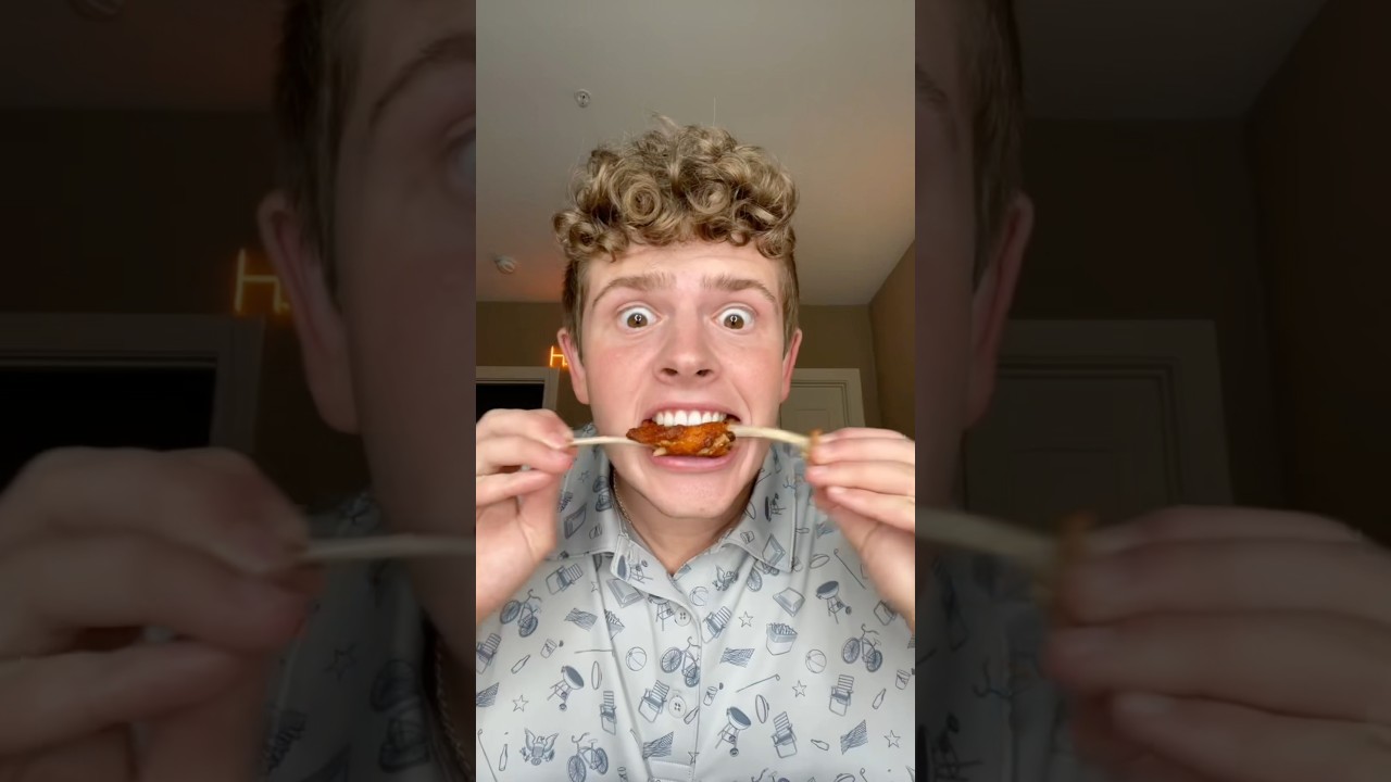 How to eat a chicken wing in 1 Second! #foodhacks