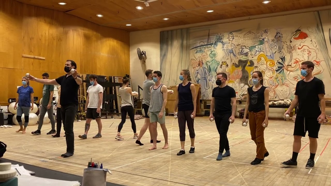 Akhnaten: Act II (The CIty) 2022 The Metropolitan Opera feat. John Stimac and Gandini Juggling