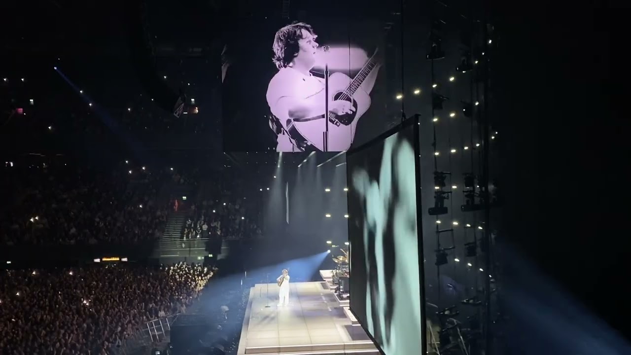 Lewis Capaldi - Before You Go (live in Amsterdam, Ziggo Dome, February 25 2023)