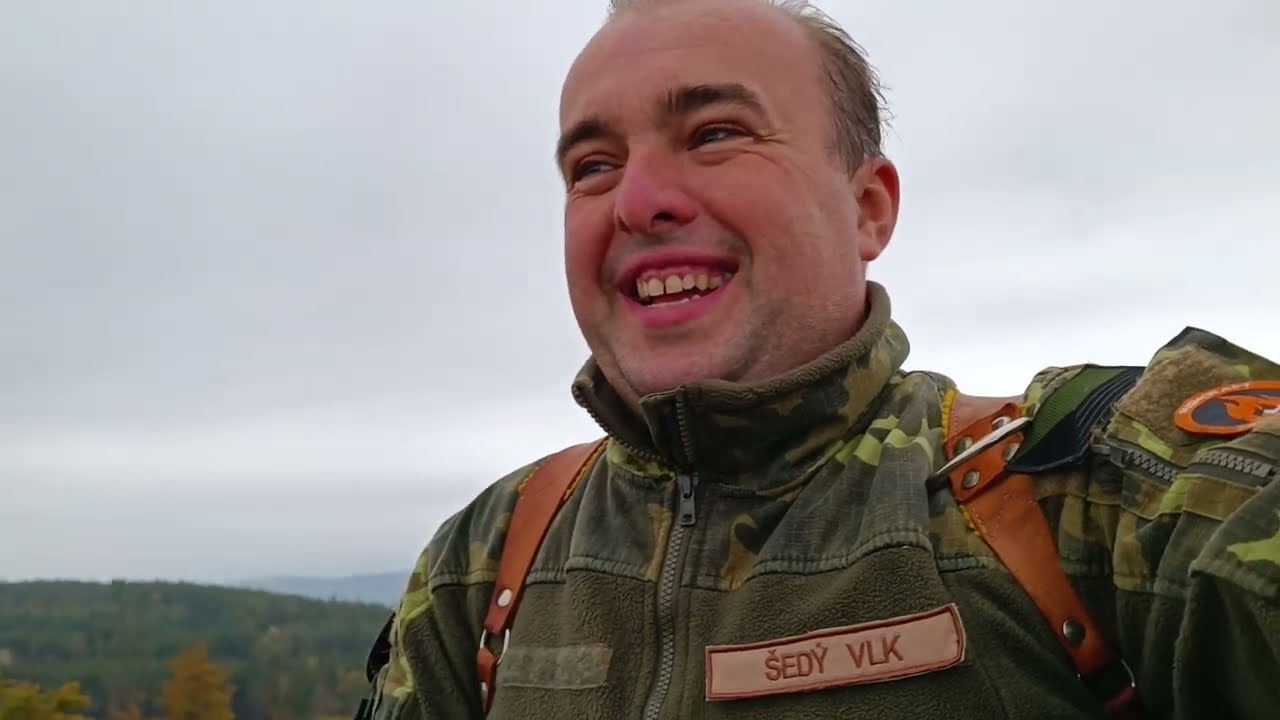Podzimní Bradlo, buřtguláš na ohni na trampské osadě 🔥 starý armádní ešus 🇨🇿