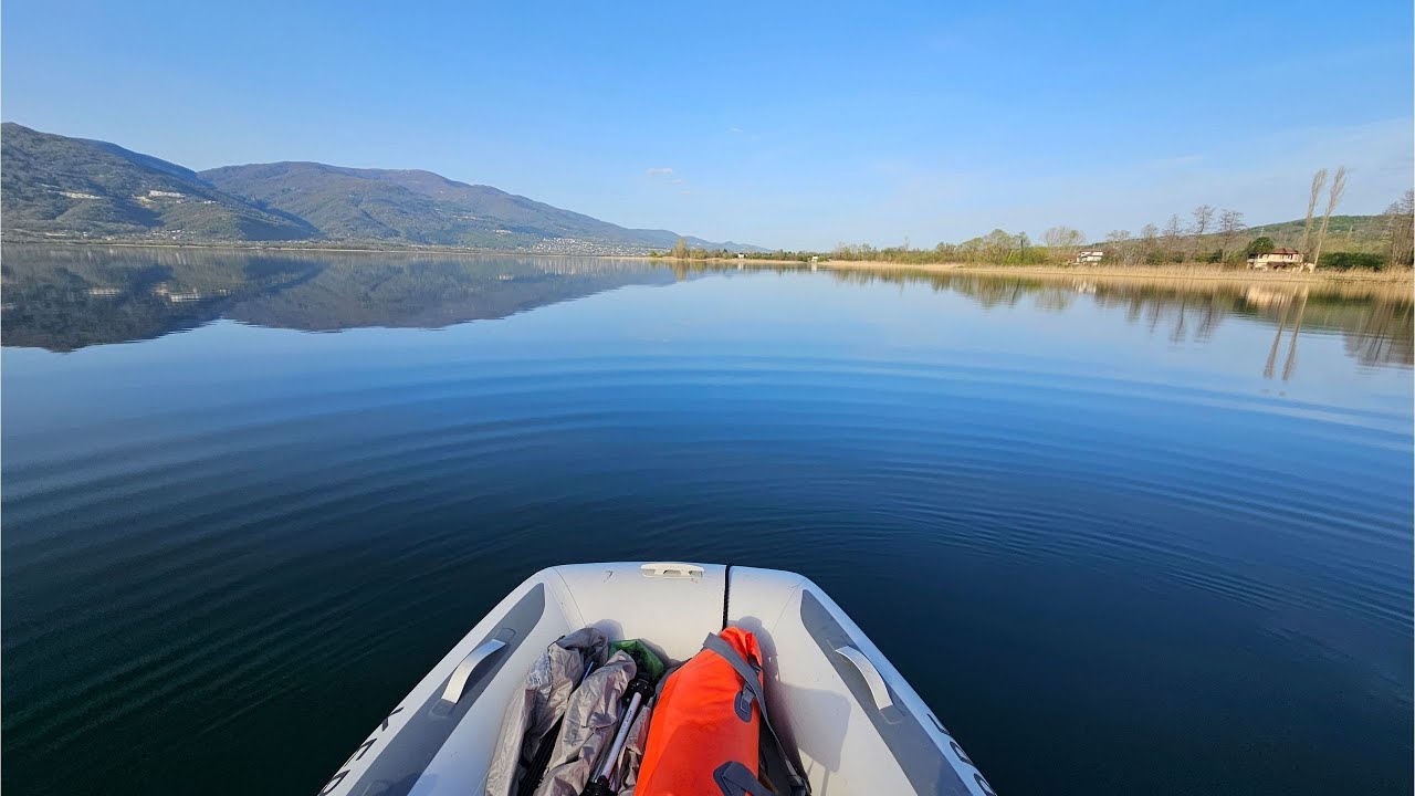 ОДИН КЕМПИНГ СРЕДИ ОЗЕРА. Поймай и приготовь. Надувная морская лодка ТЕНТ.