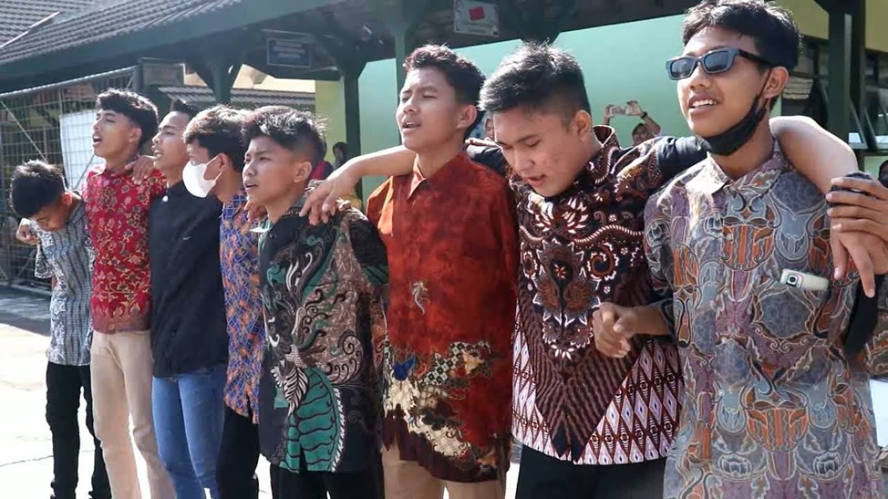LEPAS PISAH ALUMNI SMP NEGERI 5 JEMBER ANGKATAN 2021/2022