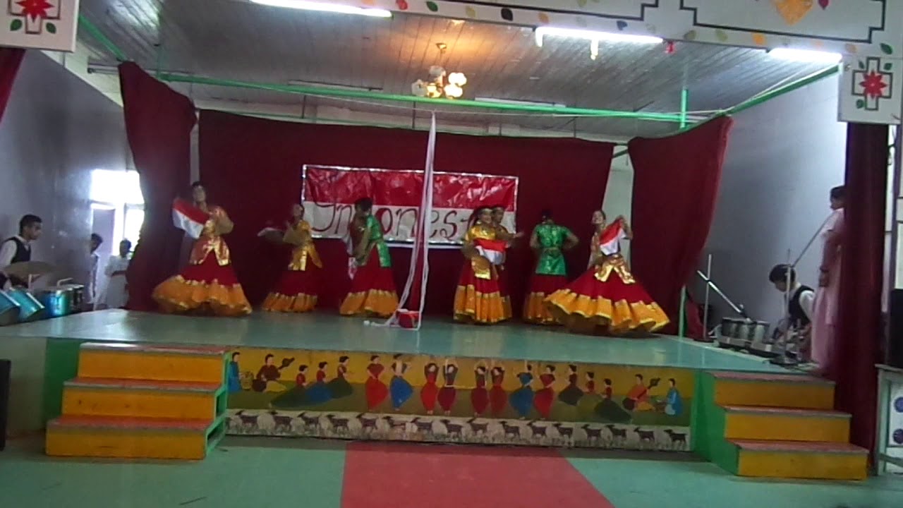 Indonesian fan dance chereograph by Isha