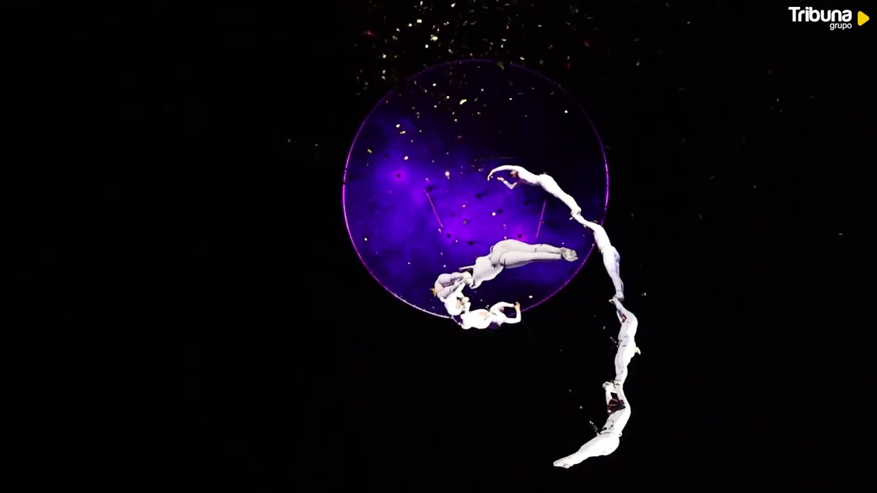 SYLPHES, en Plaza Mayor Salamanca Aerial Ballet