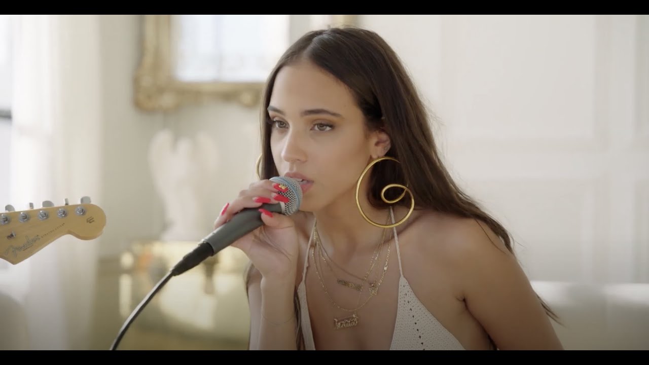 Mar&iacute;a Isabel - A Game I Lose (Live)