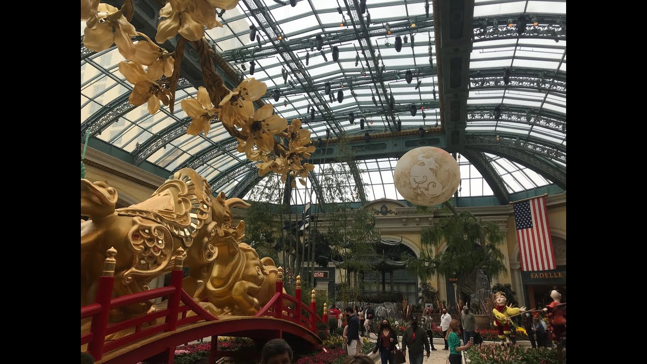 Las Vegas Walking Tour (Bellagio Conservatory and Botanical Gardens) 2021