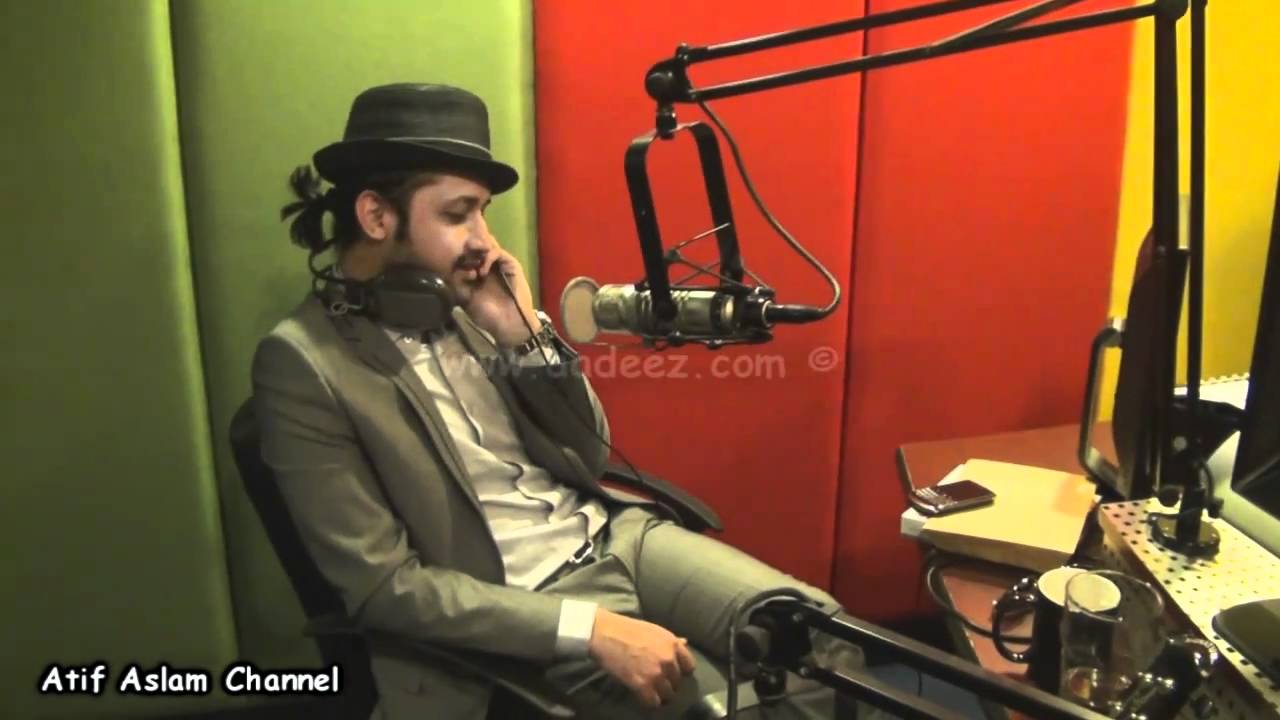 Atif Aslam plays Antakshari on Radio Spice 105.4 || www.aadeez.com