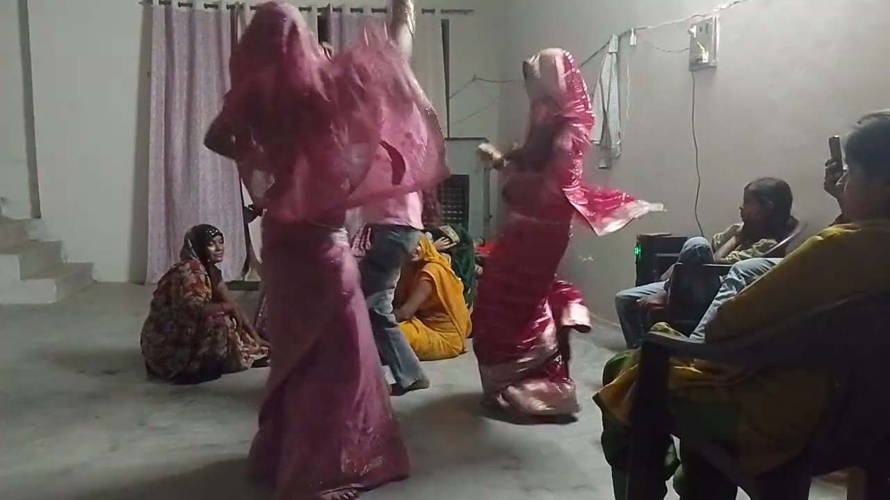 मेरी छोटी और बड़ी बहनों ने किया मेरे घर पर आकर डांस