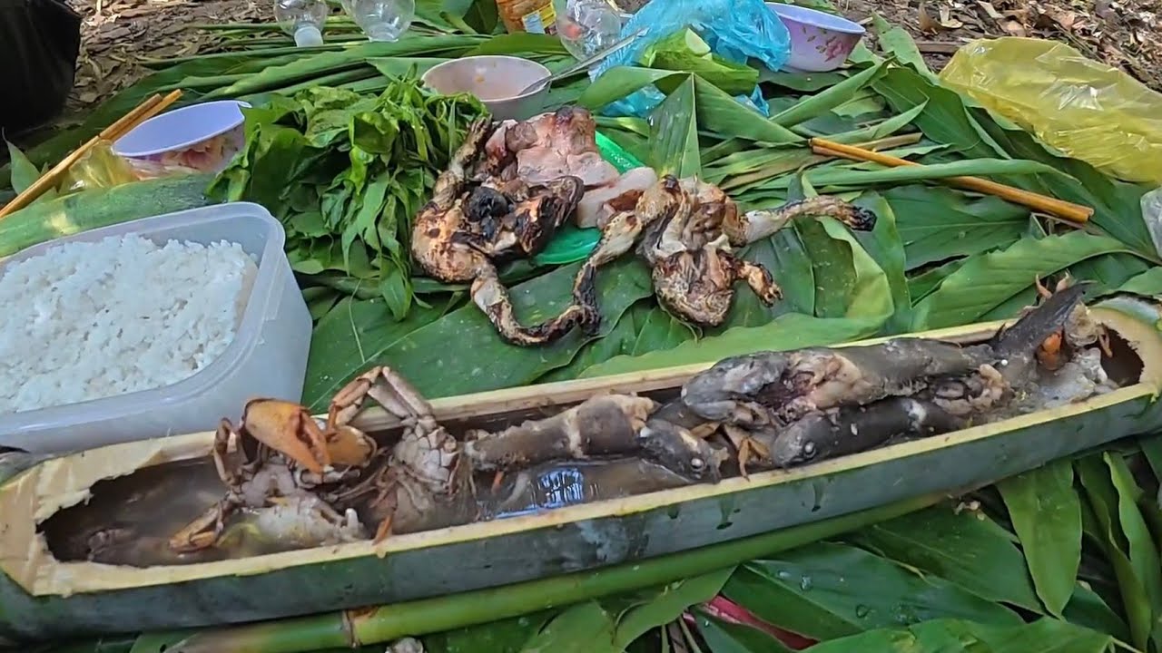 CƠM RỪNG,CÁ SUỐI NẤU TRONG ỐNG TRE...