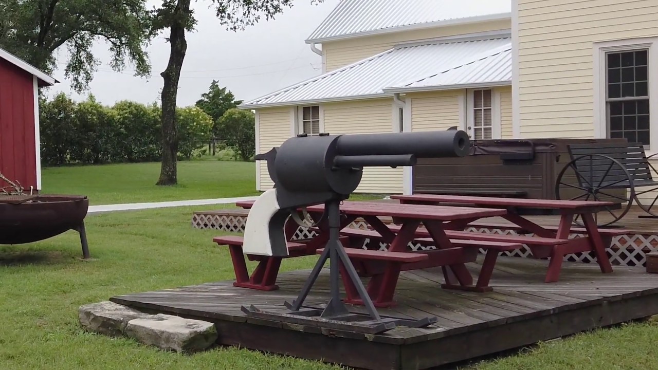 Restored Family Ranch Home (Schulenburg, TX)