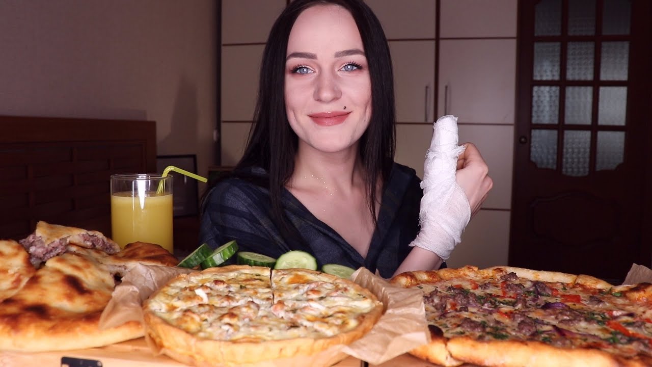 MUKBANG | пироги, киш с рыбой, пицца | pies, pizza | сломала палец 😅 не ASMR