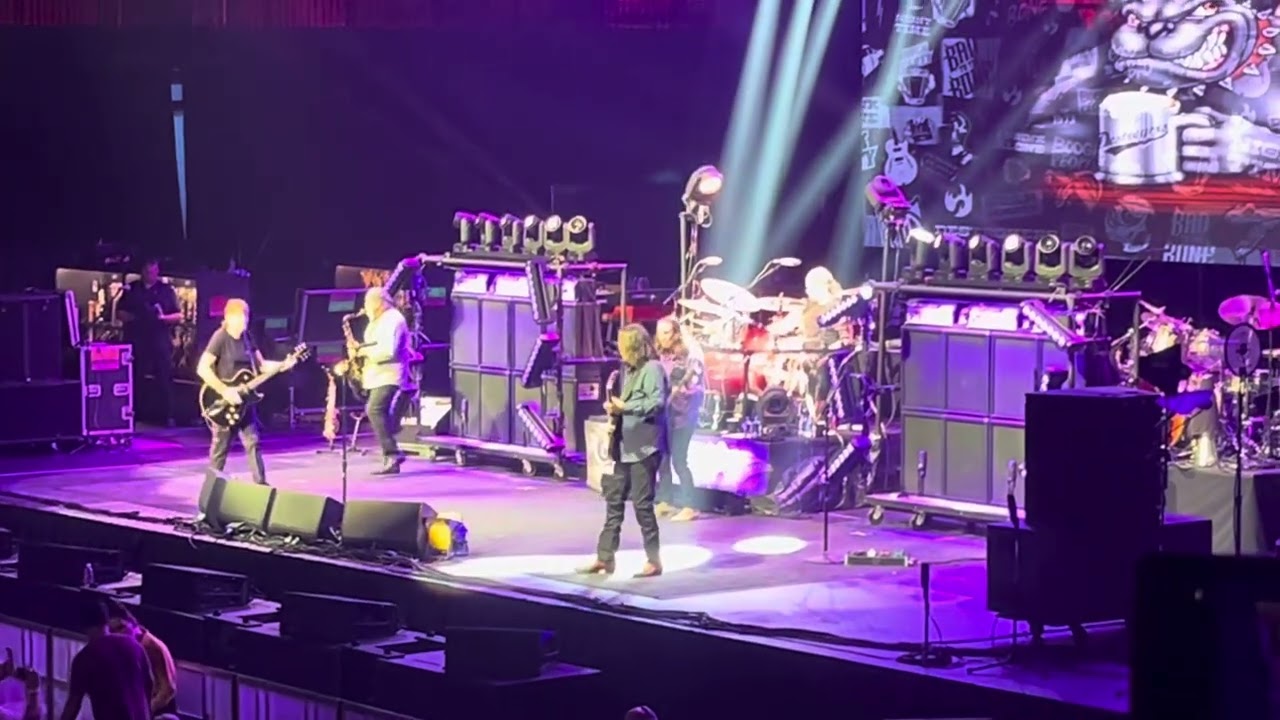 George Thorogood, live at Mohegan Sun 2024, I drink alone