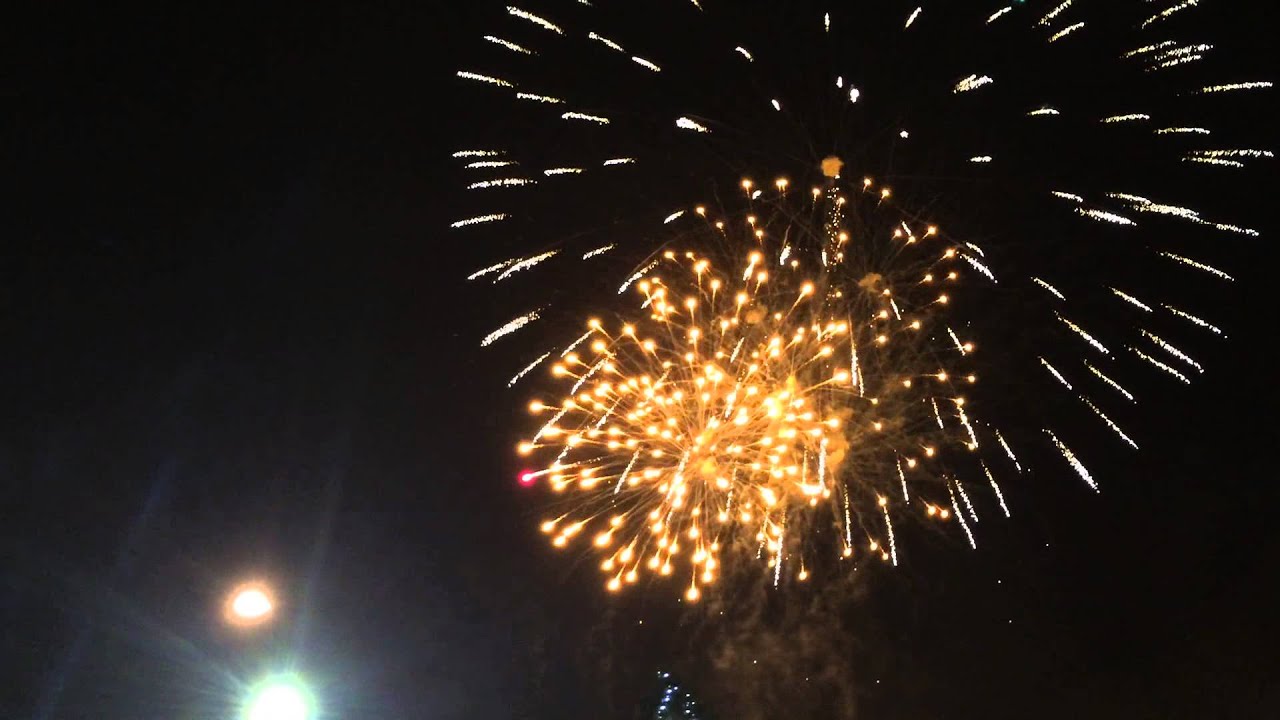 Bluewater shopping centre Christmas lights and fireworks show.