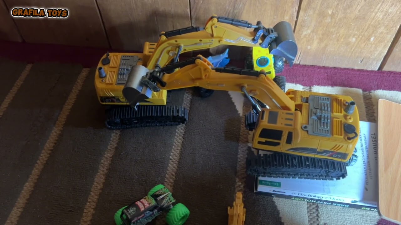 wadidaw excavatornya manjat tebing , ada dua excavator ini teman-teman, excavatornya sampai jatuh