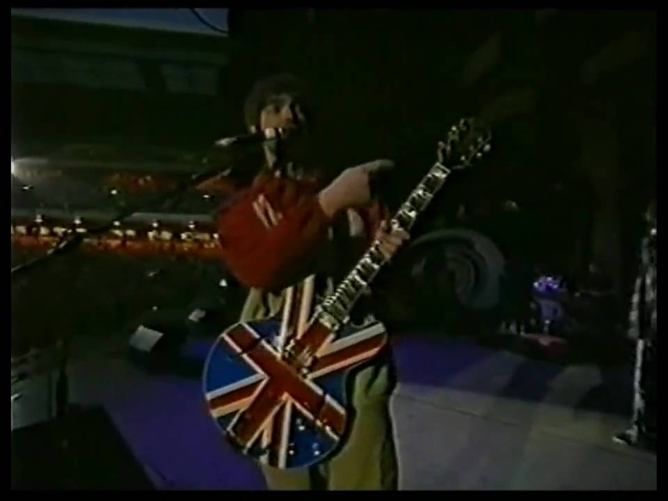 Oasis - Morning Glory (Live @ Maine Road 1996, 1st Night) - HD