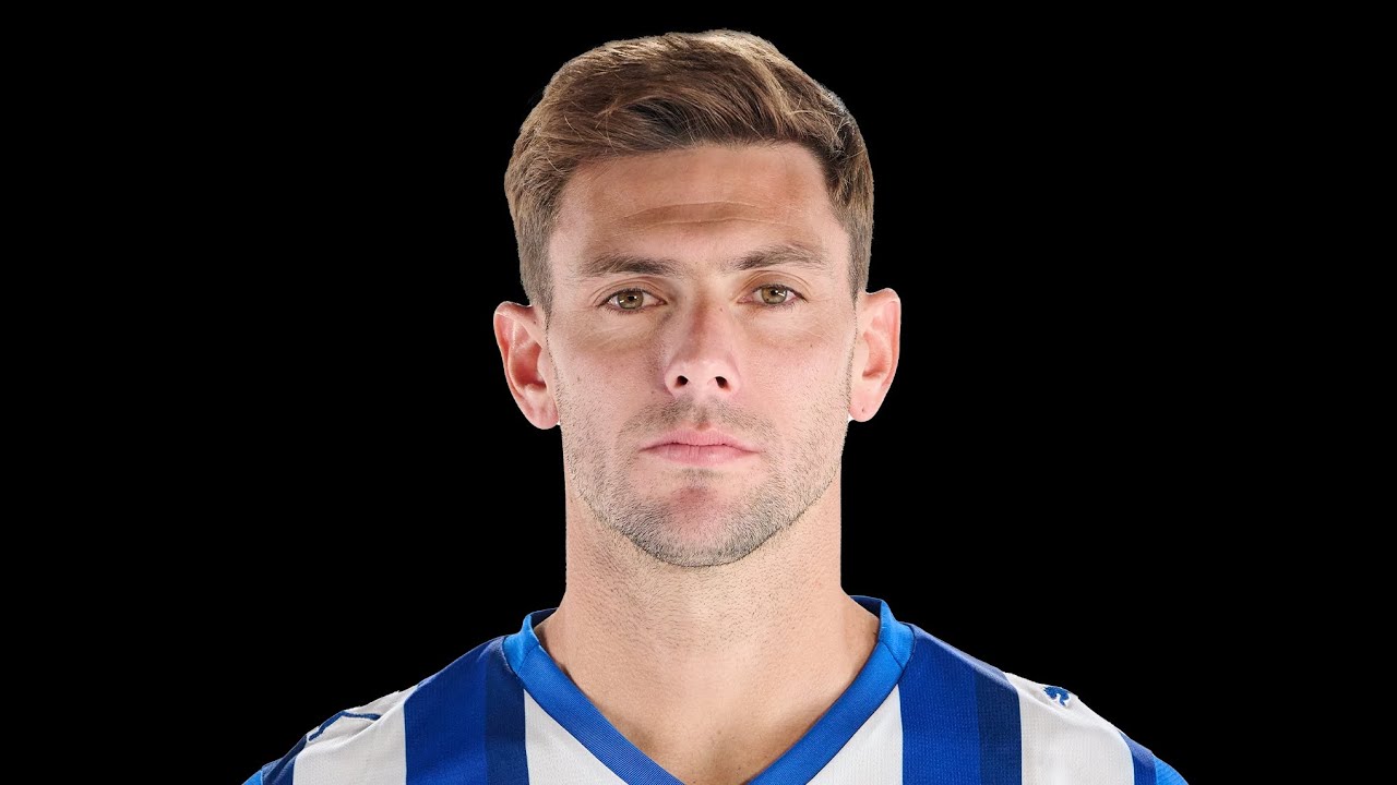 LUCAS BOYE EL DELANTERO DEL ALAVÉS QUE EN CADA PARTIDO DA UNA LECCIÓN DE COMO JUGAR DE ESPALDAS 