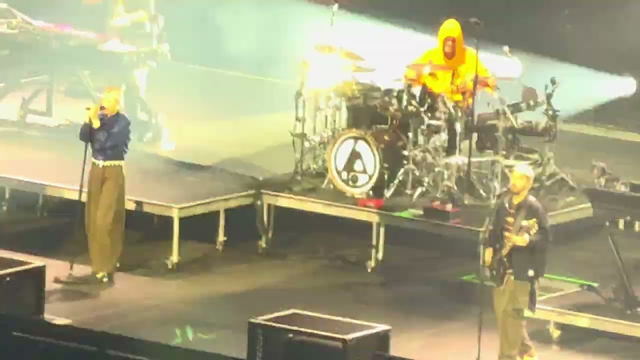 Linkin Park - Somewhere I Belong - Live at Rod Laver Arena, Melbourne, Australia 8.3.26