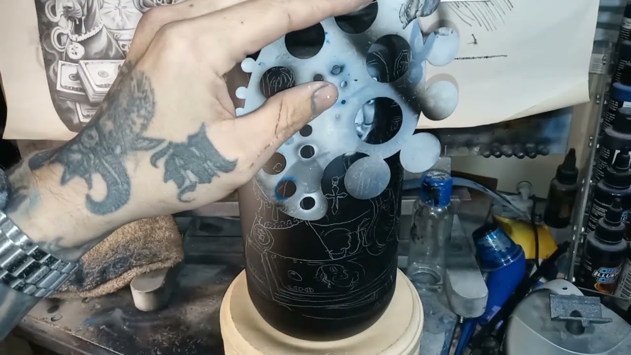 How to airbrush a waterbottle Chicano Style