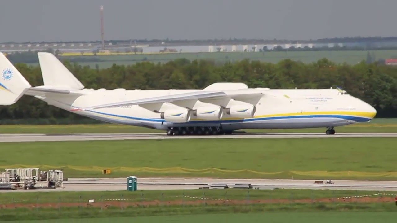 Antonov An-225 Mrija (přistání+rolo/landing+scrolling)