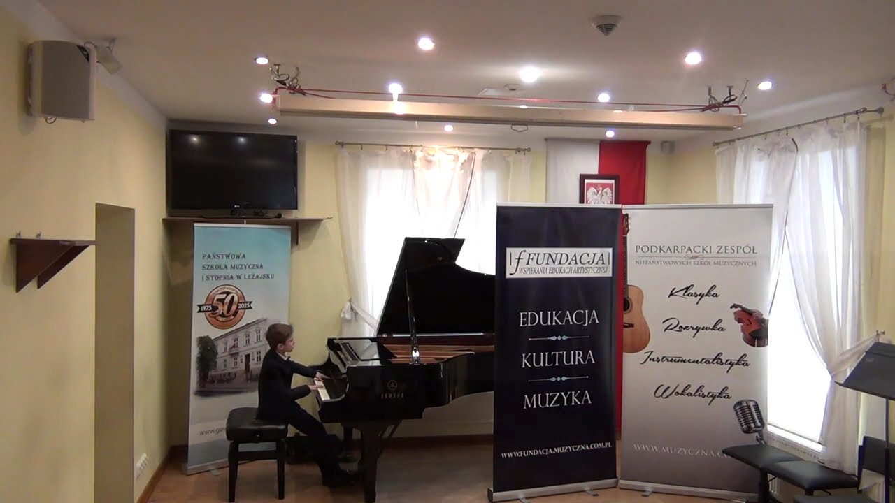 XII Ogólnopolski Konkurs Kultury Muzycznej w Leżajsku TOMASZ NOSIADEK - występ konkursowy I Nagroda