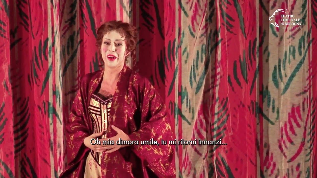 ERIKA GRIMALDI as MANON LESCAUT 