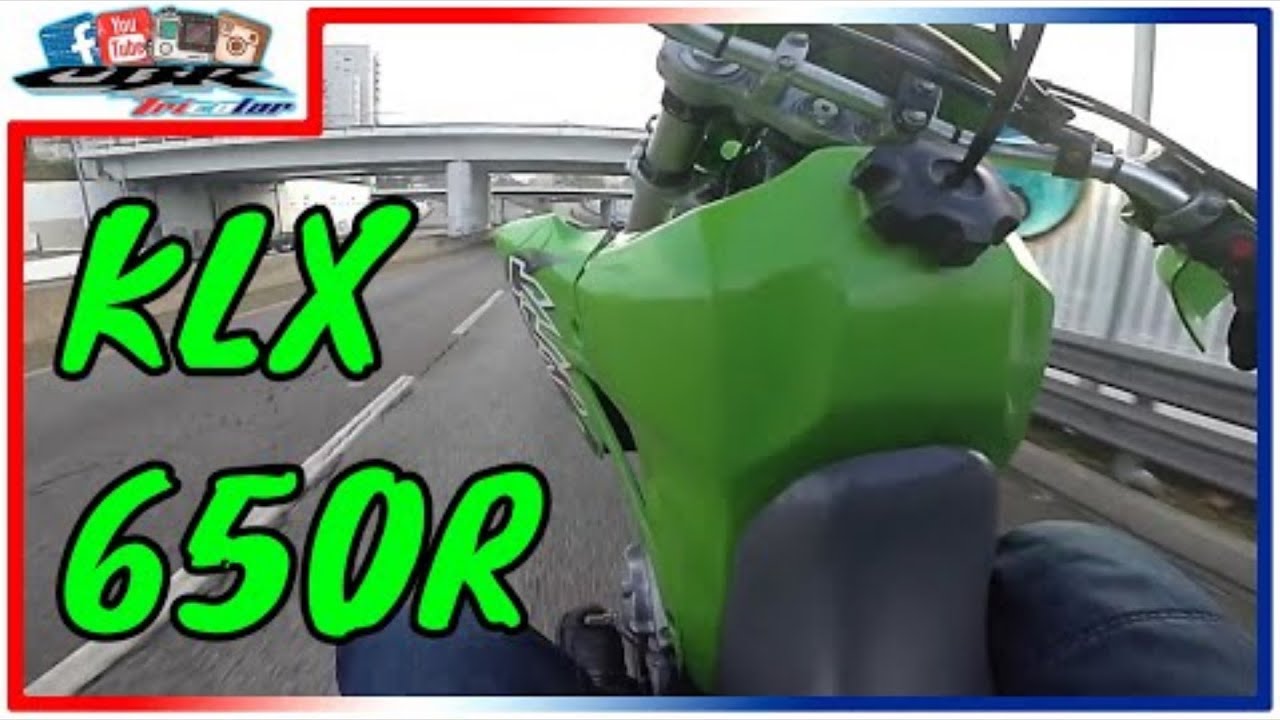 Wheelies on a Kawasaki KLX 650 R - Lots of power!