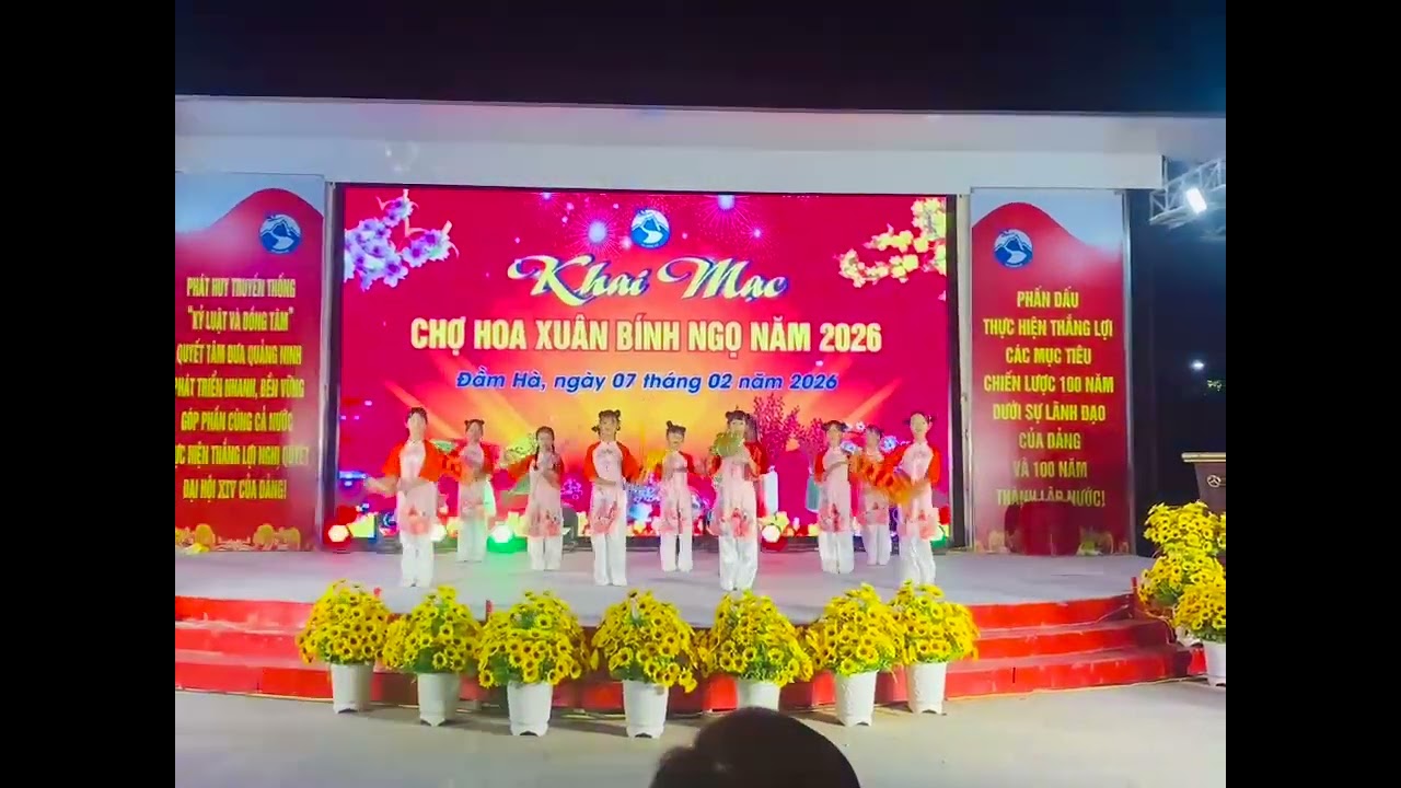 Trống hội khai xuân